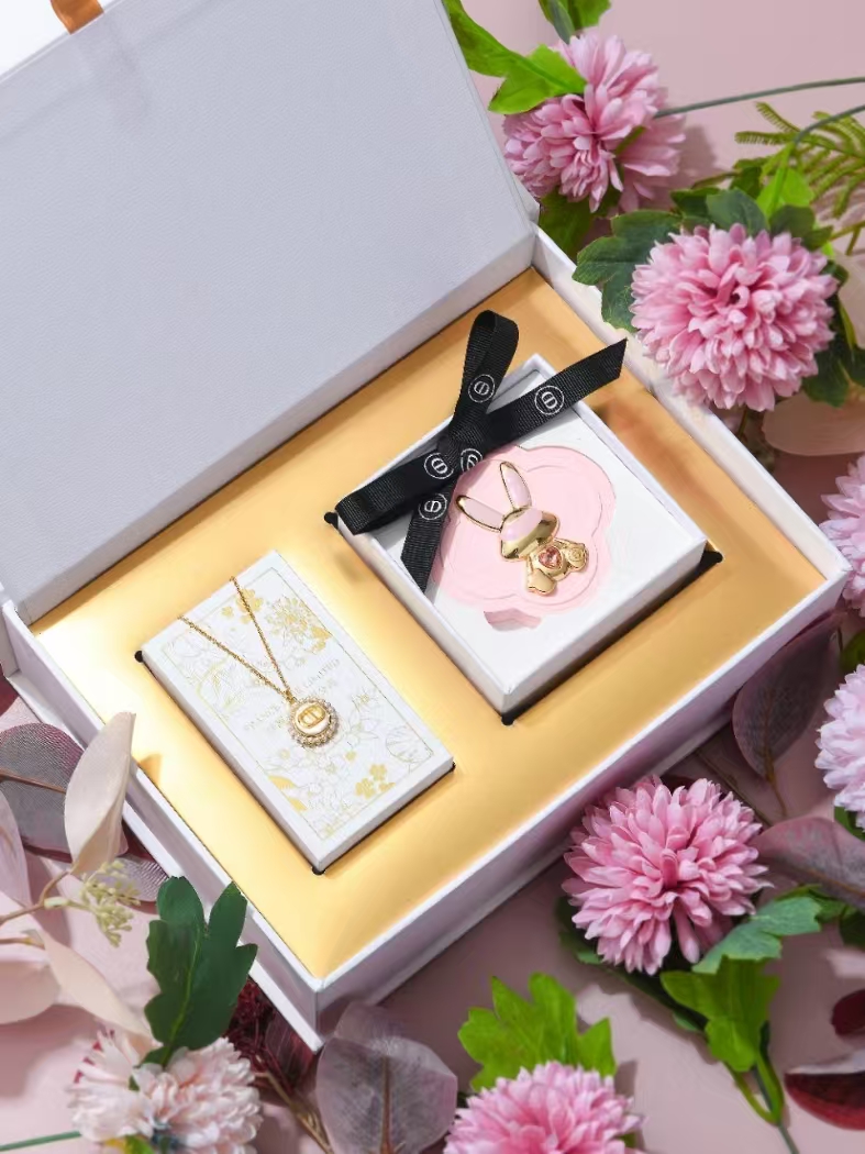 法国迪奥CD项链香薰礼盒