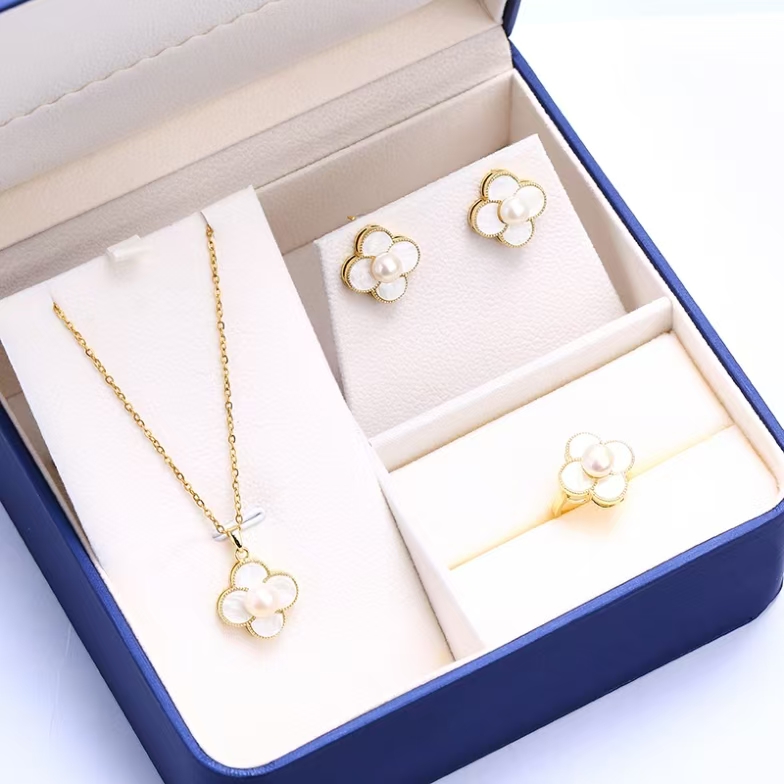 法国奥利维拉珍珠三件套四叶草